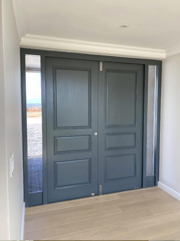 Front portal at the Renosterbos show house. Schoeman Trio Builders residential building, Hartenbos