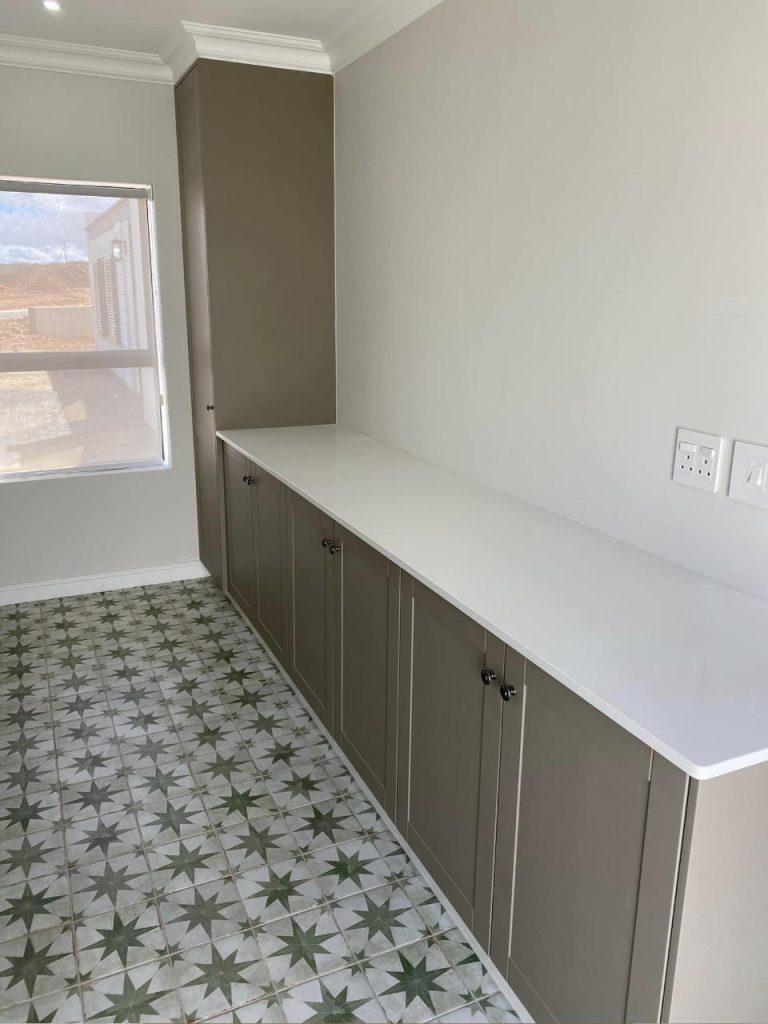 Kitchen of the Renosterbos show house. Schoeman Trio Builders residential building, Hartenbos
