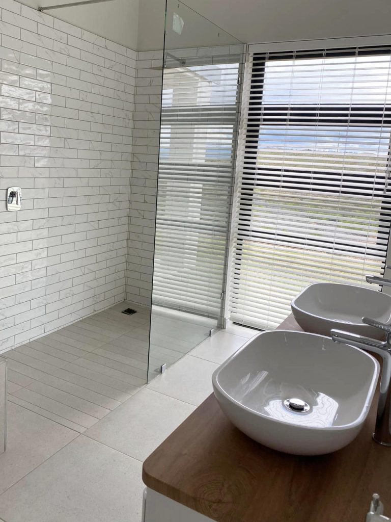 Bathroom of the Renosterbos show house. Schoeman Trio Builders residential building, Hartenbos