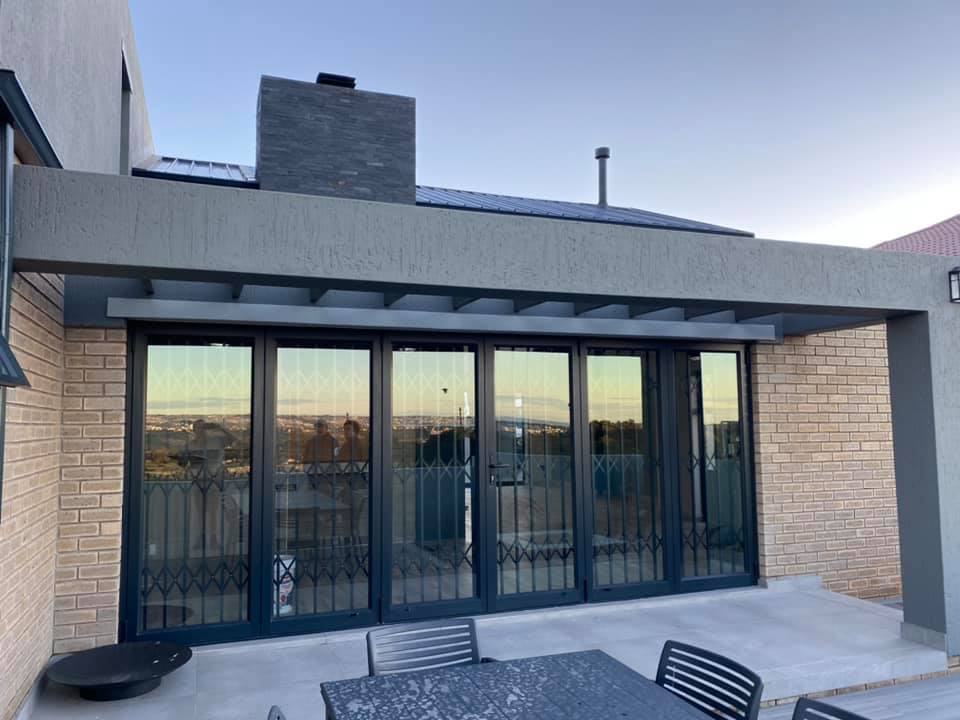 New contemporary face brick construction in the Mossel Bay area by Schoeman Trio Builders
