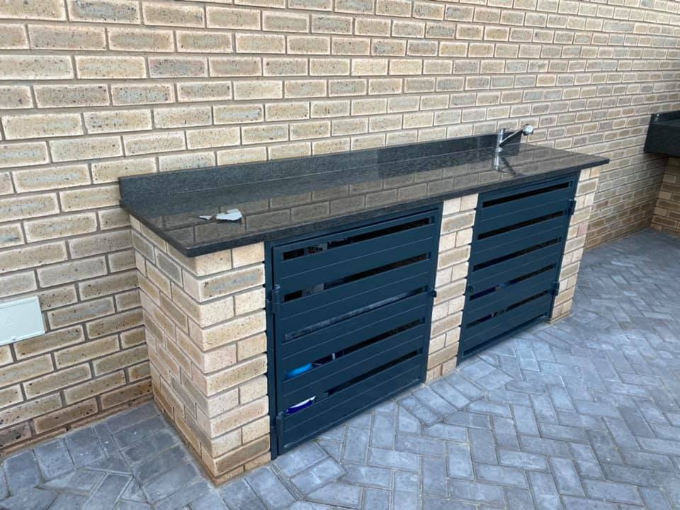 New contemporary face brick construction in the Mossel Bay area by Schoeman Trio Builders