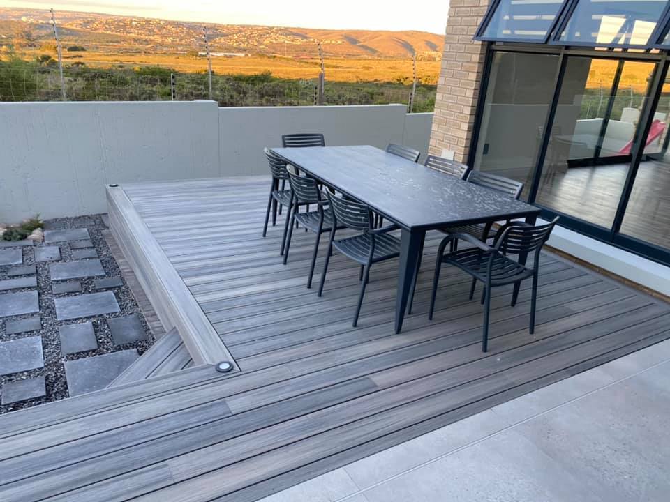 Stoep - New contemporary face brick construction in the Mossel Bay area by Schoeman Trio Builders