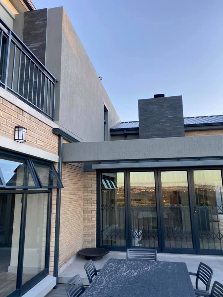 New contemporary face brick construction in the Mossel Bay area by Schoeman Trio Builders