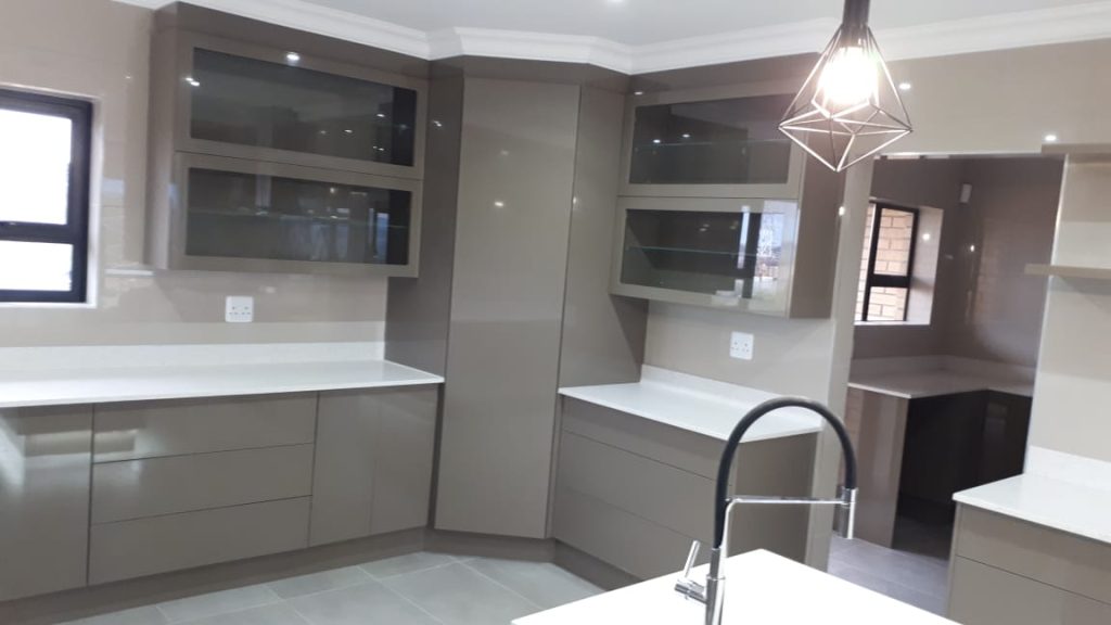 Quality construction - kitchens by Schoeman Trio Builders, Mossel Bay.