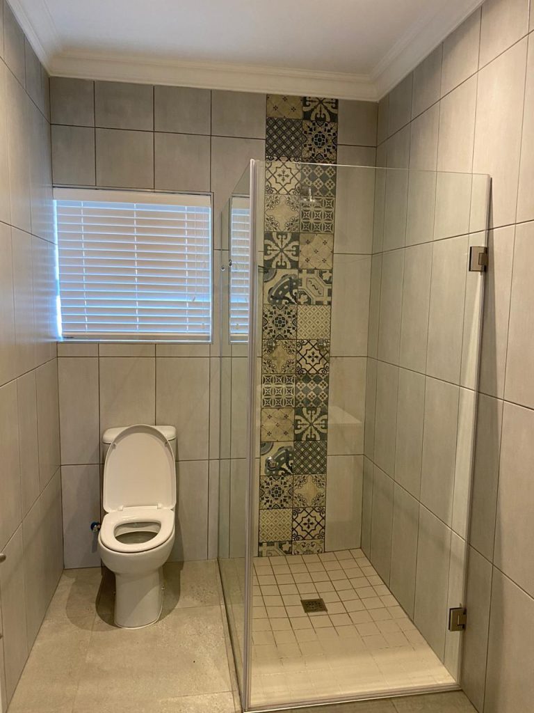 Bathroom - Newly built ranch-style house - Schoeman Trio Builders, Mossel Bay
