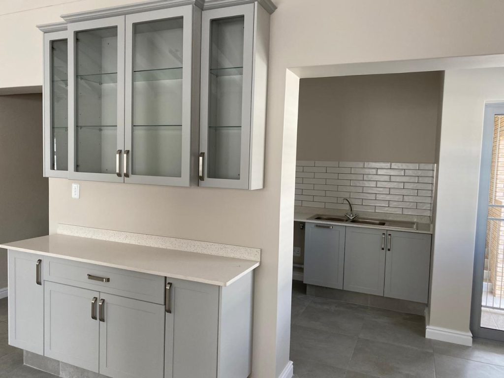 Kitchen & scullery - Newly built ranch-style house - Schoeman Trio Builders, Mossel Bay