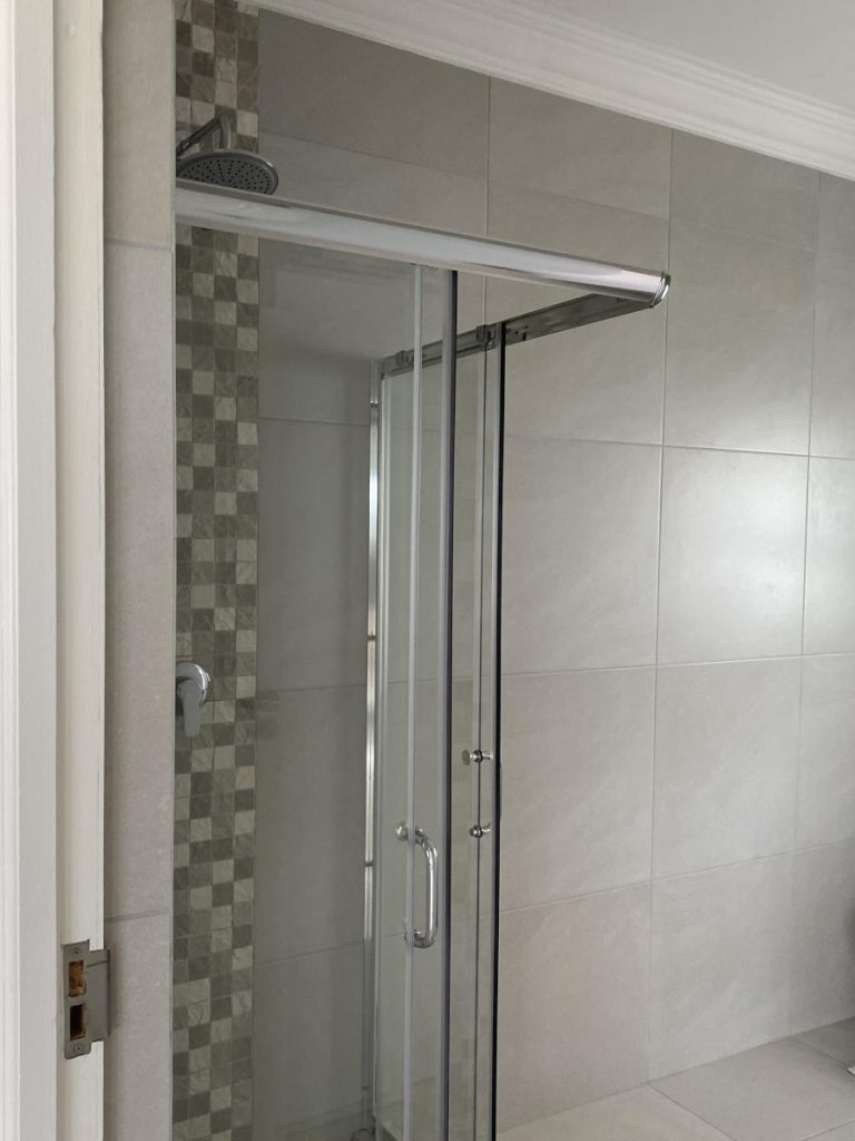 Superior building contractors - bathrooms. Schoeman Trio Builders, Mossel Bay.