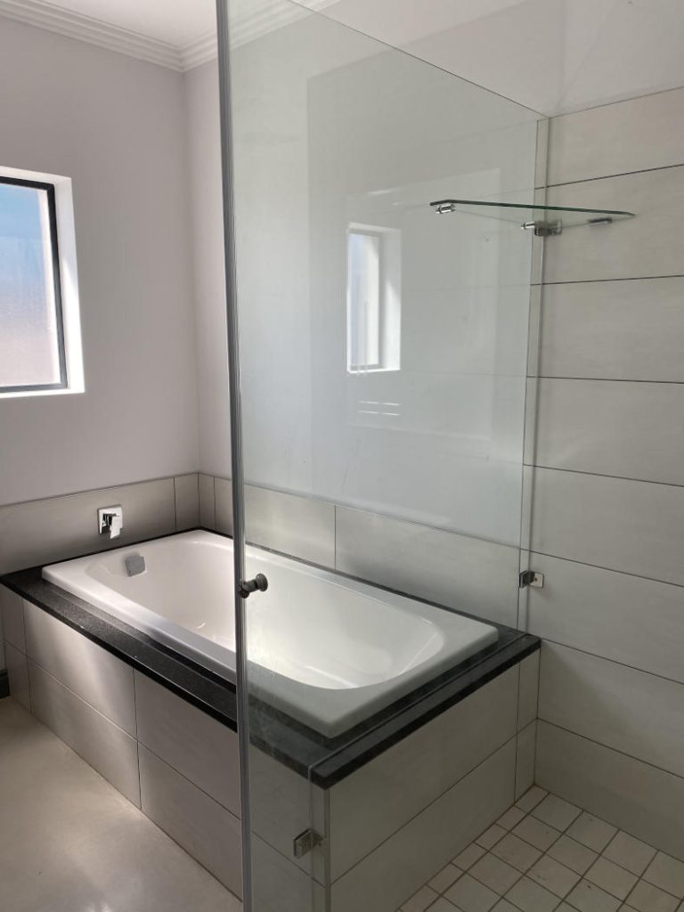 Superior building contractors - bathrooms. Schoeman Trio Builders, Mossel Bay.