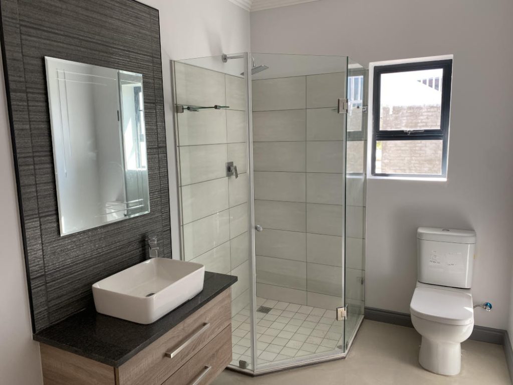 Superior building contractors - bathrooms. Schoeman Trio Builders, Mossel Bay.