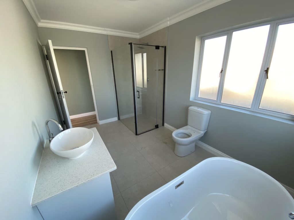Superior building contractors - bathrooms. Schoeman Trio Builders, Mossel Bay.