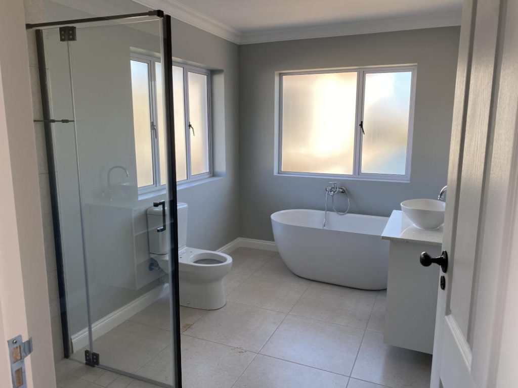 Superior building contractors - bathrooms. Schoeman Trio Builders, Mossel Bay.