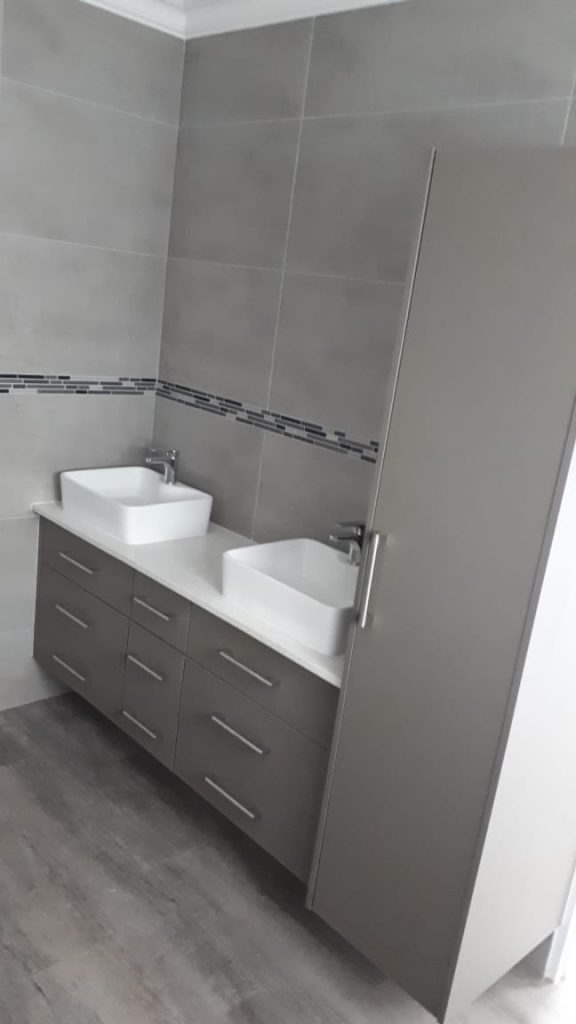 Superior building contractors - bathrooms. Schoeman Trio Builders, Mossel Bay.