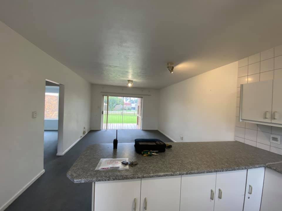 Kitchen before - Interior apartment refurbishment in Hartenbos, Schoeman Trio Builders, Mossel Bay