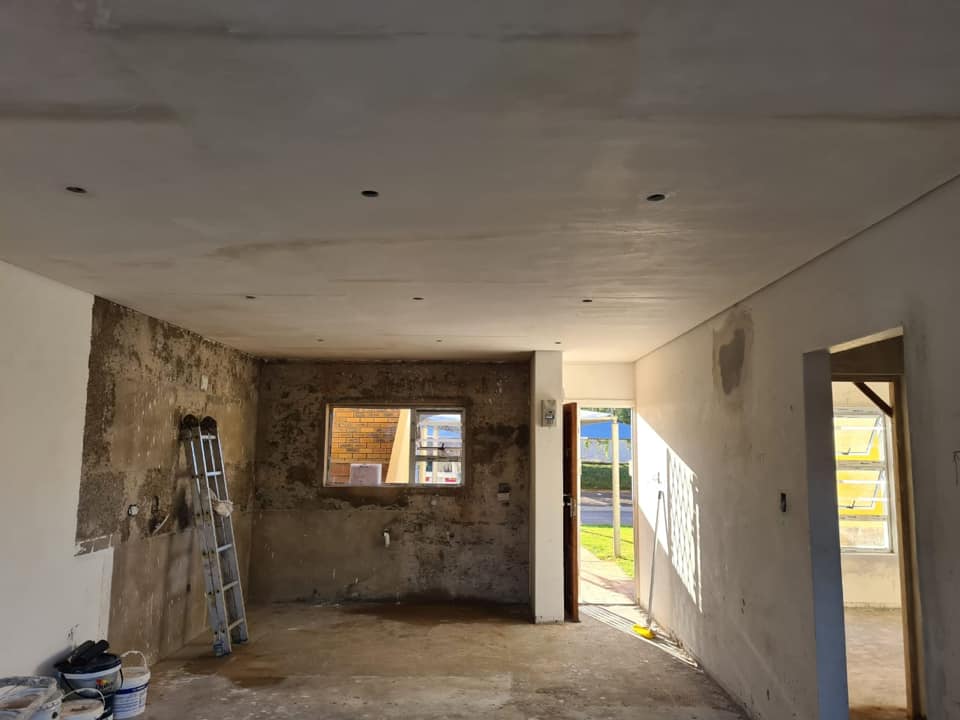 Kitchen before - Interior apartment refurbishment in Hartenbos, Schoeman Trio Builders, Mossel Bay